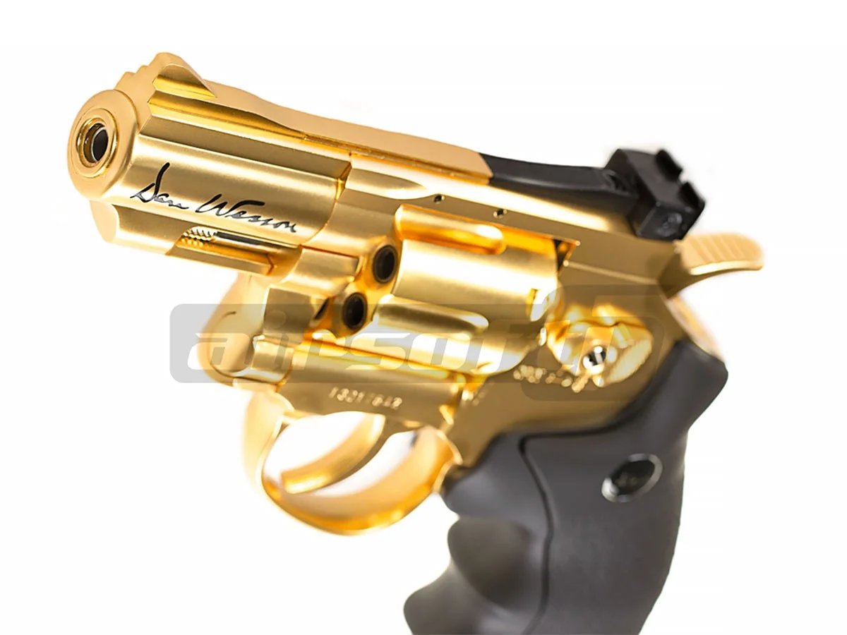Dan Wesson revolver 2.5 Inch Gold 6